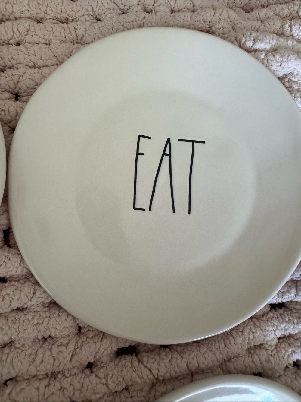 Rae Dunn set of 4 EAT salad plates - Picture 4 of 7